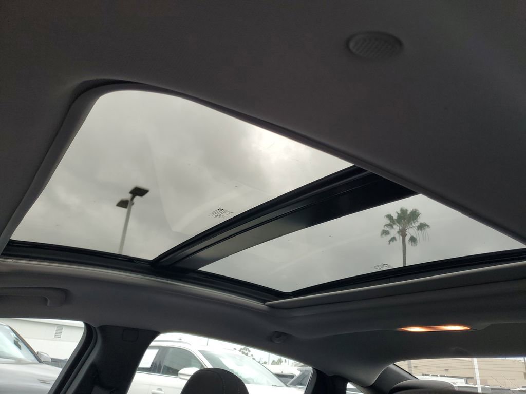 Used 2024 Chevrolet Malibu LT image 32