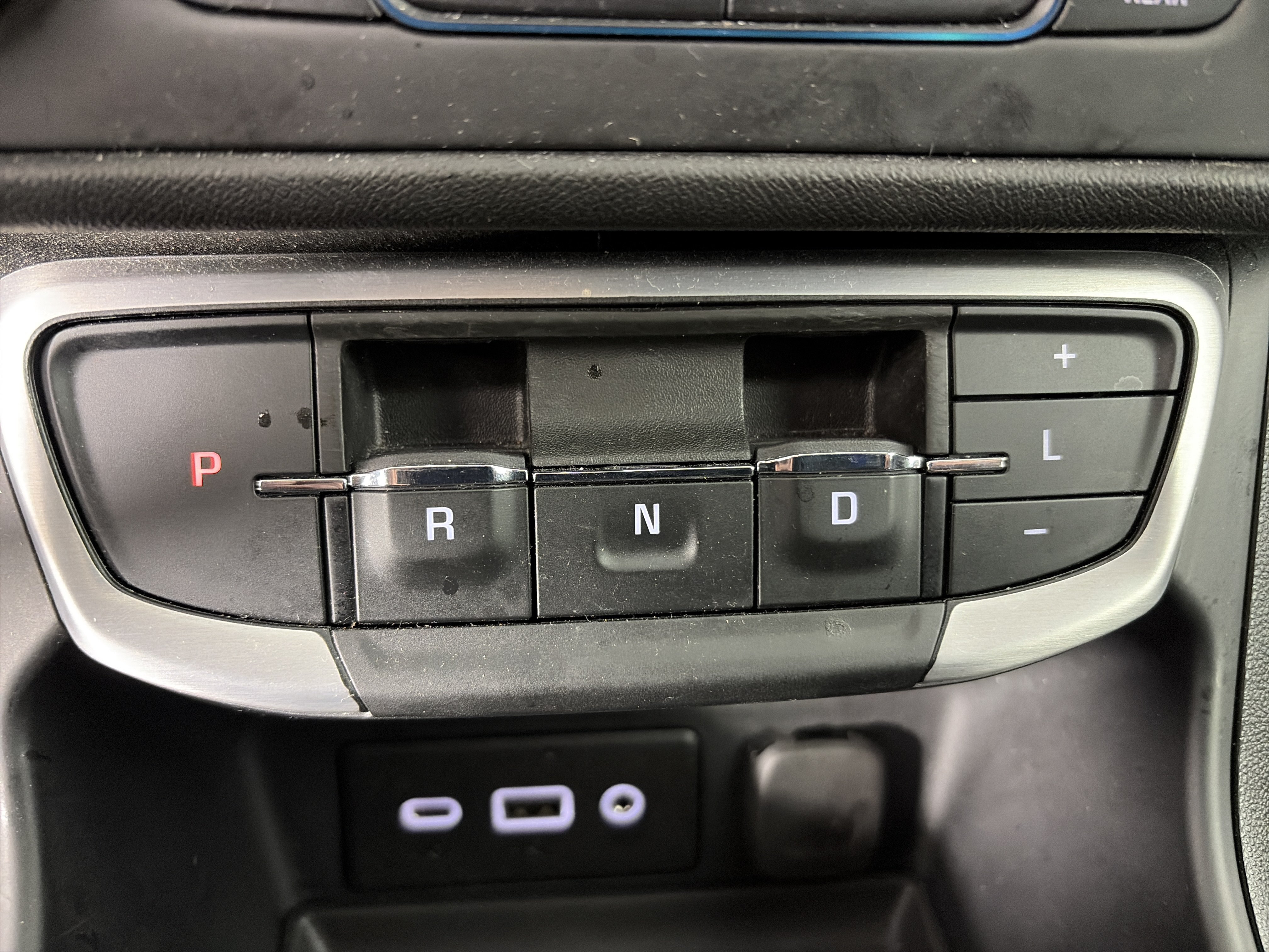 Used 2024 GMC Terrain SLE AWD/4WD image 23