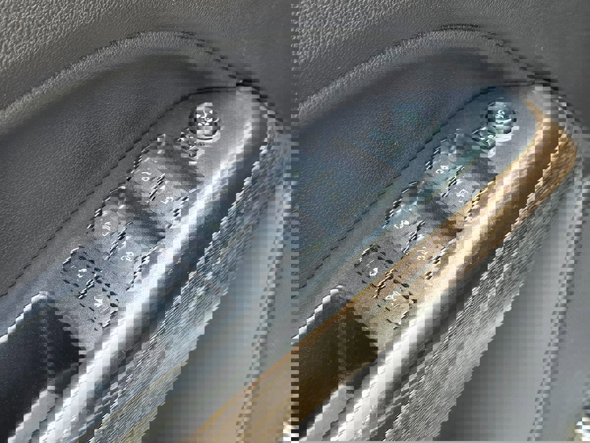 Used 2018 GMC Canyon SLE w/ SLE Convenience Package image 22