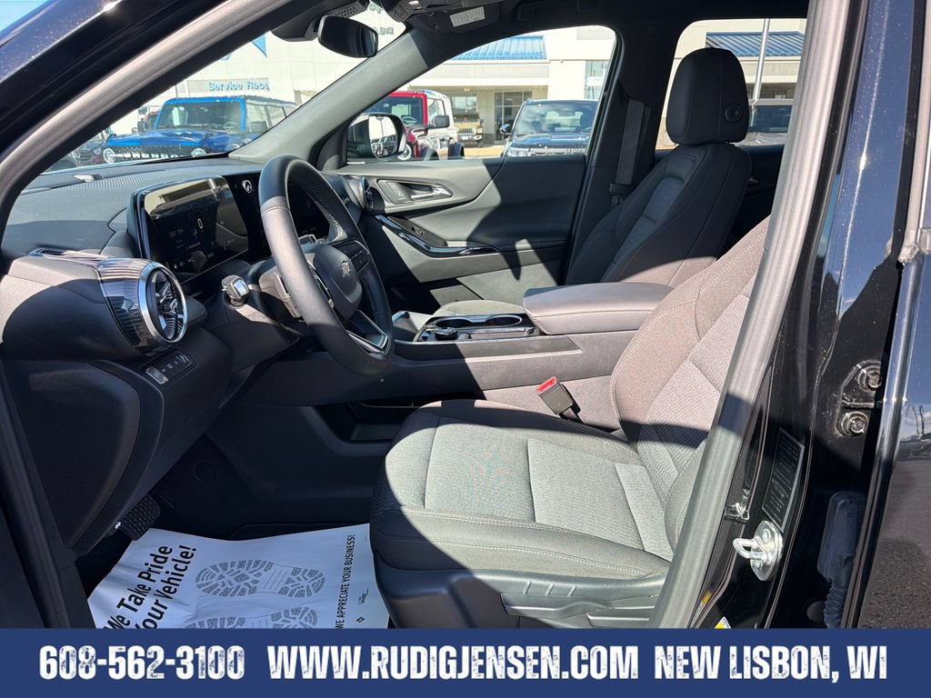 Used 2026 Chevrolet Equinox LT AWD/4WD image 9