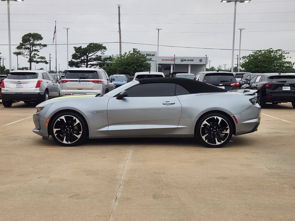 Used 2023 Chevrolet Camaro LT RWD image 5