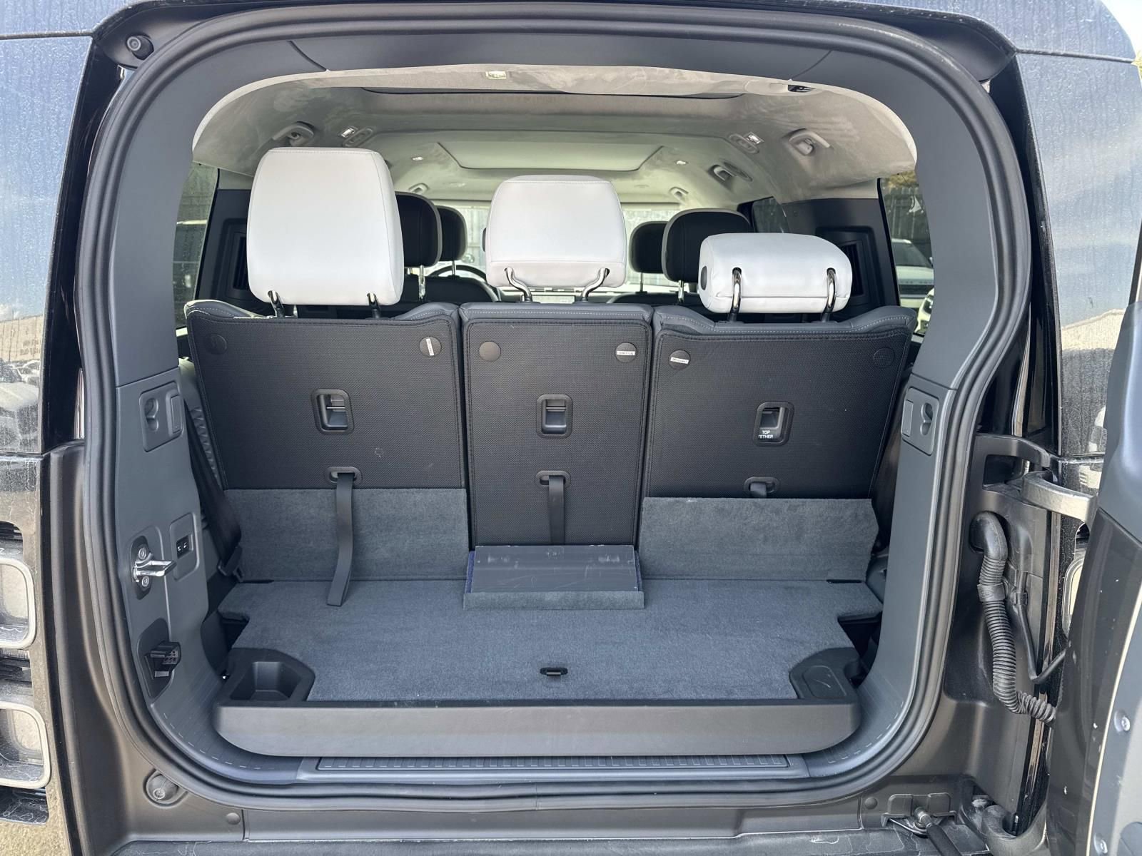 Used 2025 Land Rover Defender 130 X image 8