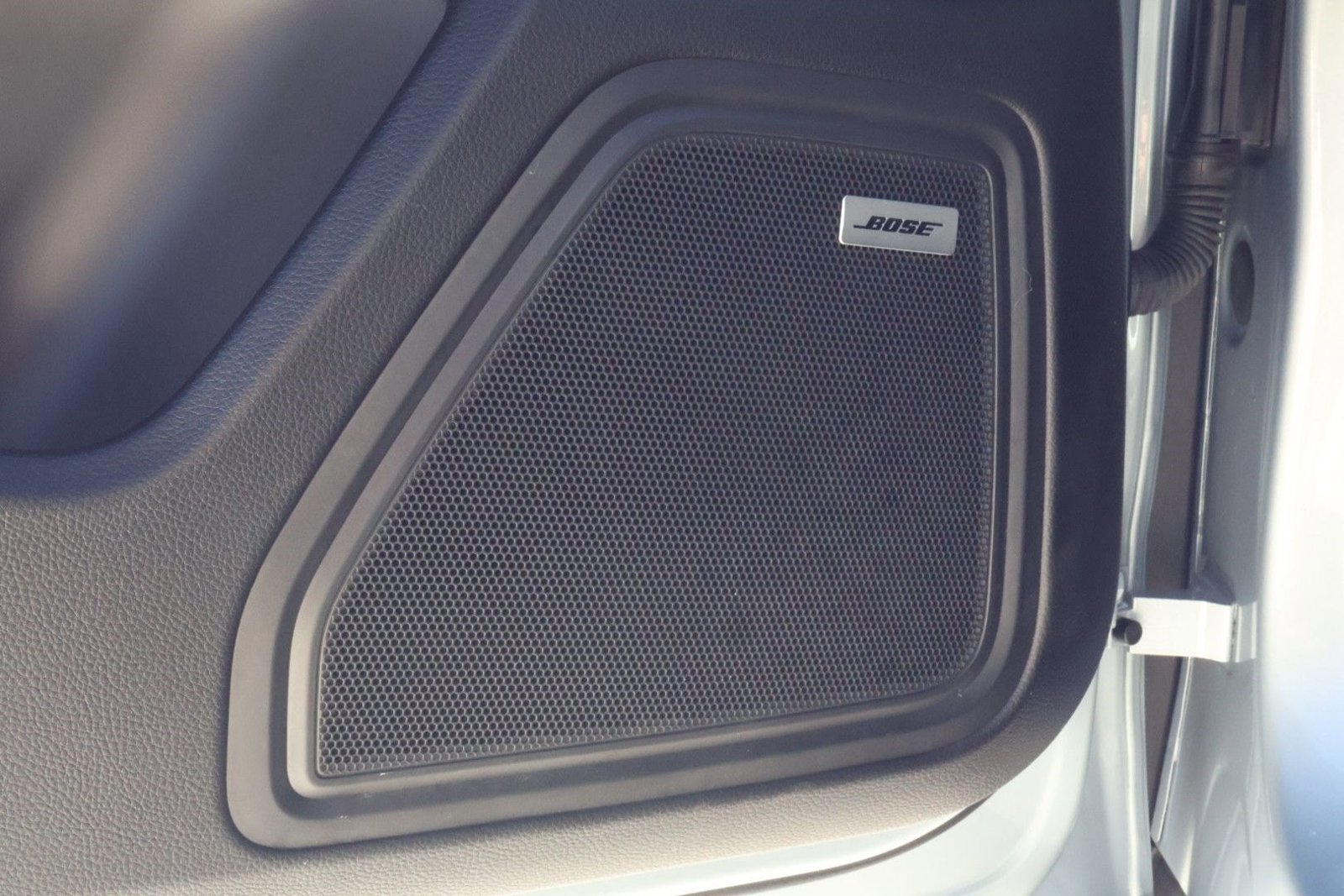 Certified 2025 Porsche Macan image 14