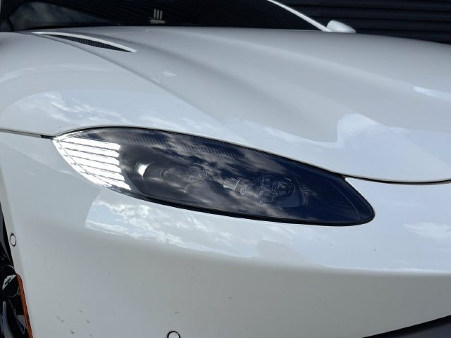 Used 2020 Aston Martin V8 Vantage Coupe RWD image 12