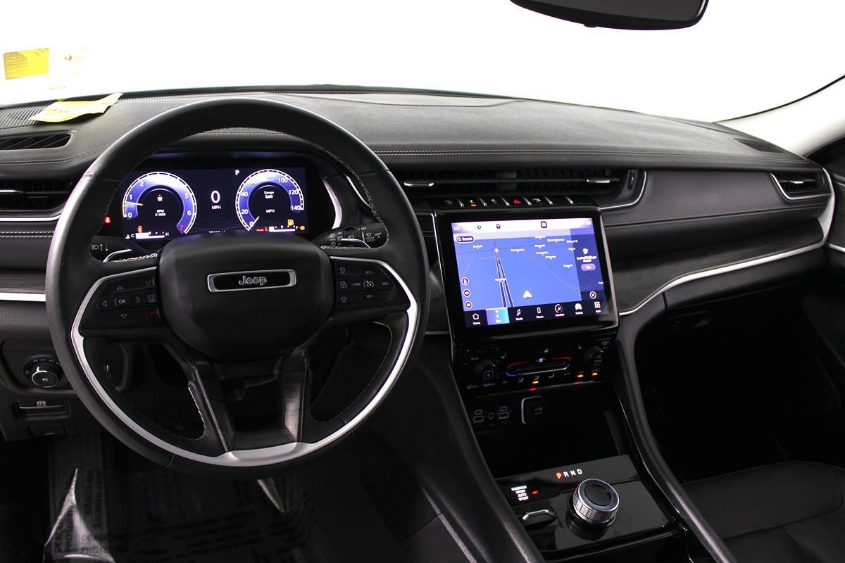 Used 2023 Jeep Grand Cherokee Limited AWD/4WD image 14