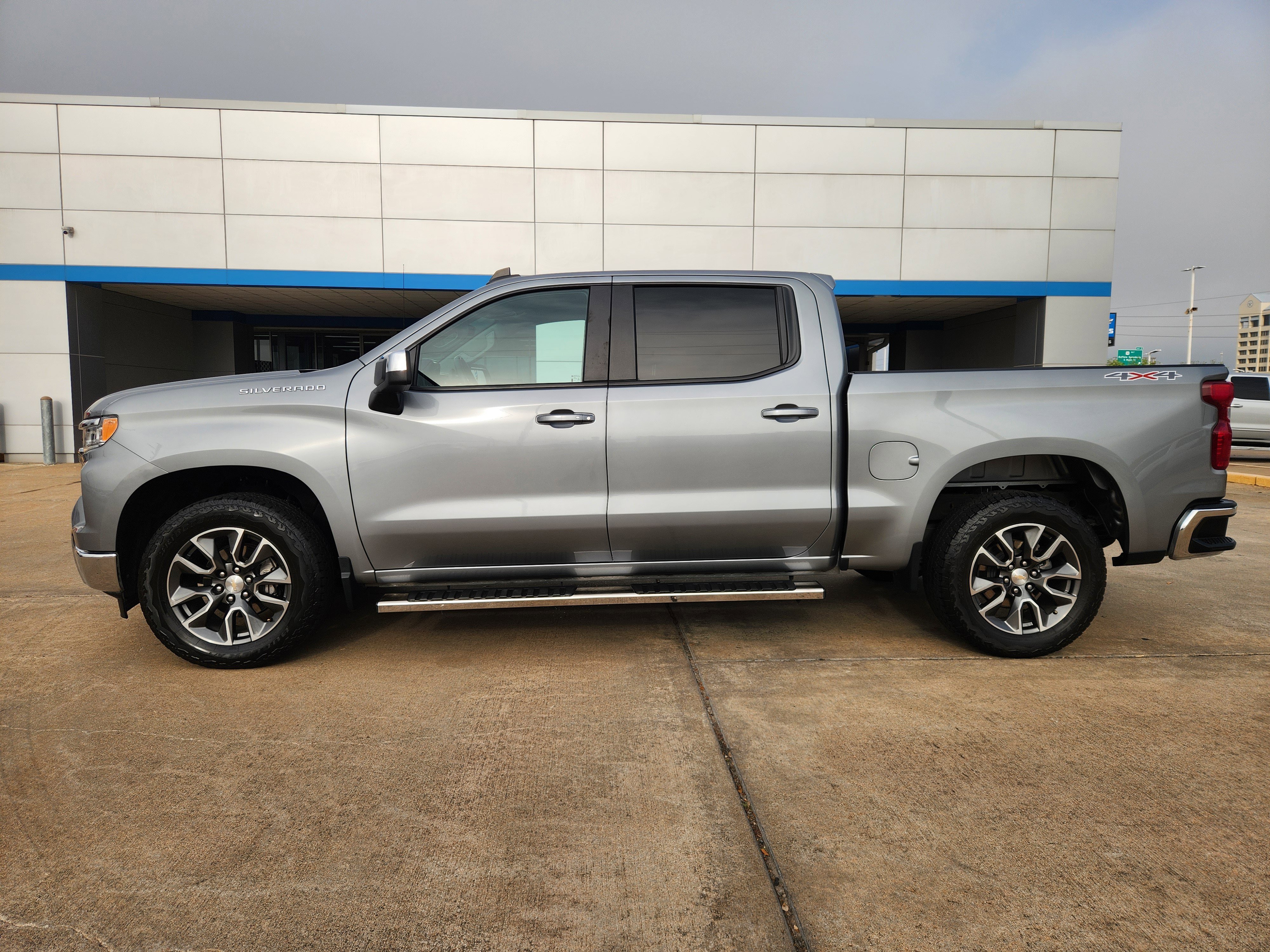 Used 2023 Chevrolet Silverado 1500 LT image 5