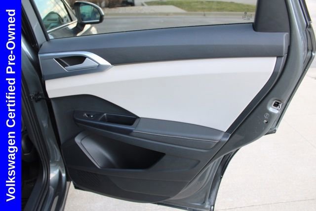 Used 2025 Volkswagen Taos SE w/ Panoramic Sunroof Package image 23