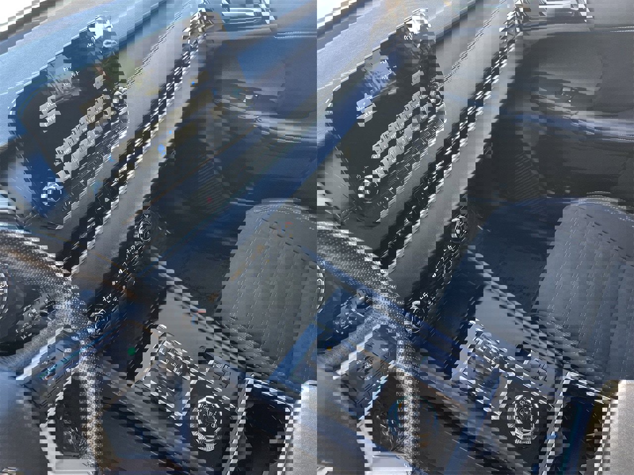 Used 2024 Mitsubishi Outlander SE image 24