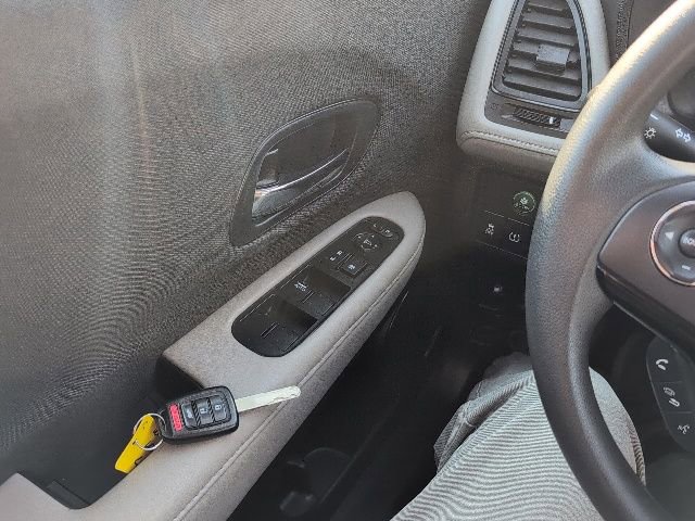 Used 2022 Honda HR-V LX image 11