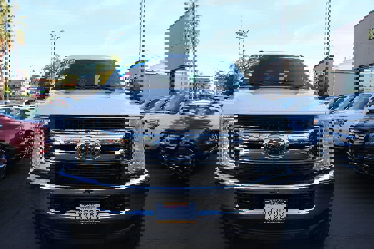 Used 2017 Ford F250 XLT image 3