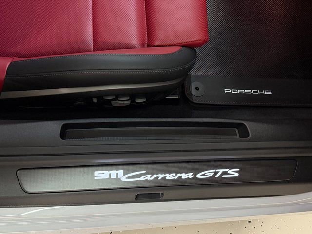 Certified 2025 Porsche 911 Carrera GTS image 32