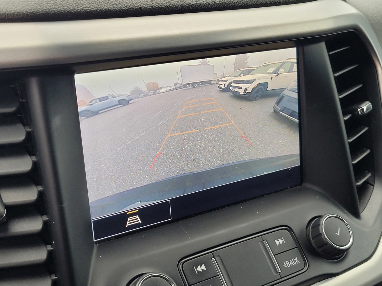 Used 2021 GMC Acadia SLT image 31