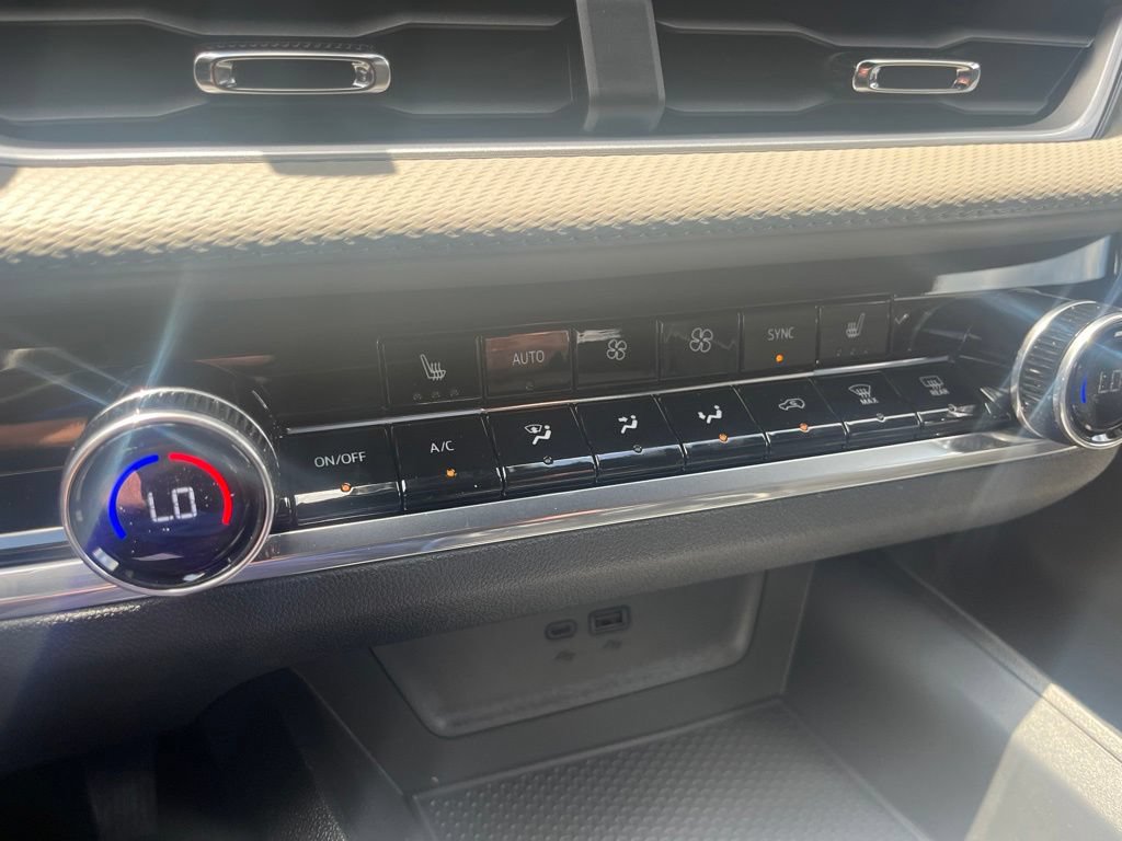 New 2026 Chevrolet Equinox LT w/ Convenience Package II FWD image 24