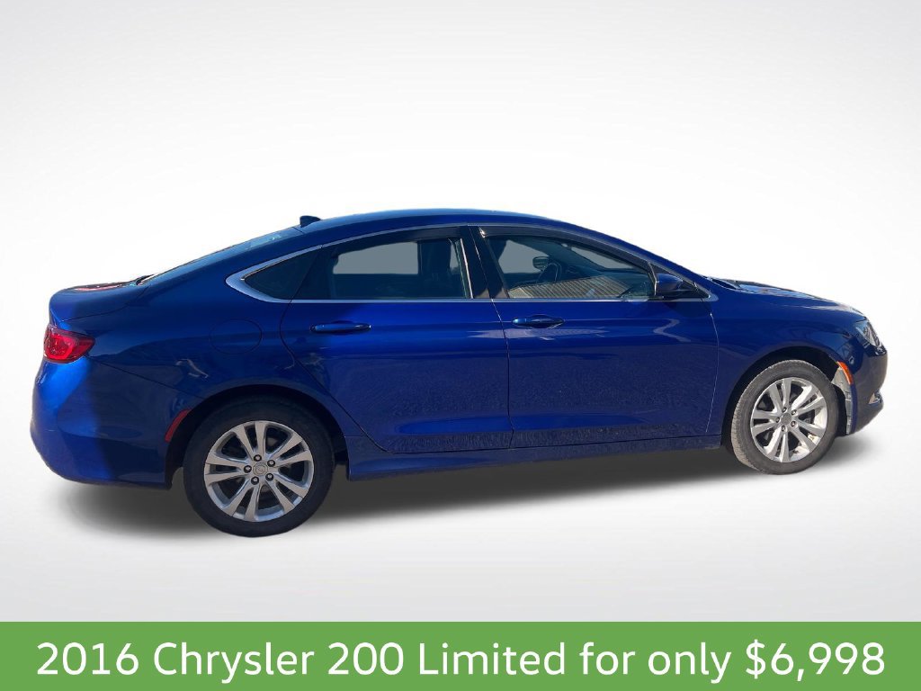 Used 2016 Chrysler 200 Limited w/ Convenience Group FWD image 10
