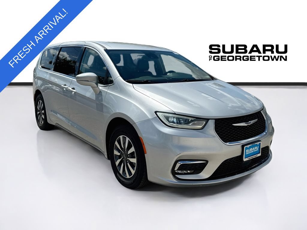 Used 2022 Chrysler Pacifica Touring-L FWD image 1