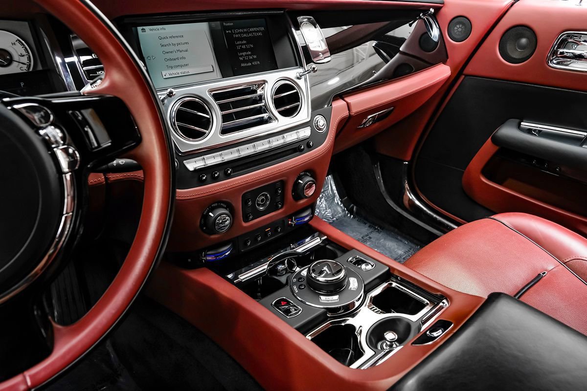Used 2016 Rolls-Royce Dawn image 23