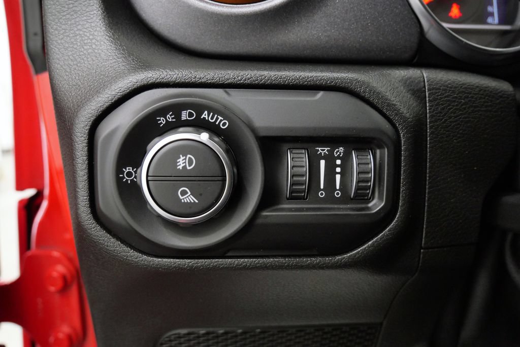 Used 2021 Jeep Gladiator Mojave w/ Uconnect 4C Nav & Sound Group AWD/4WD image 25
