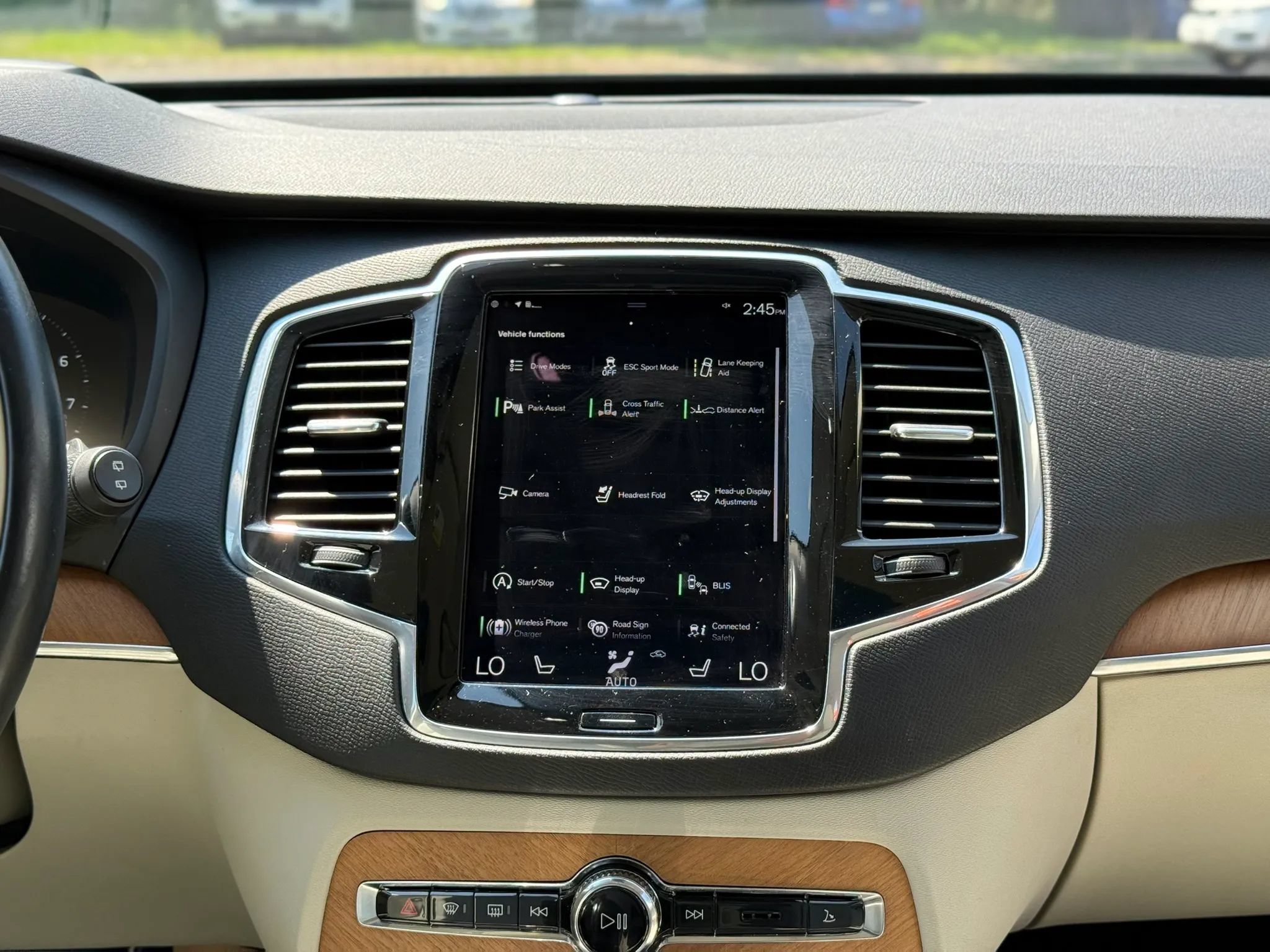 Used 2022 Volvo XC90 T6 Momentum w/ Advanced Package AWD/4WD image 15
