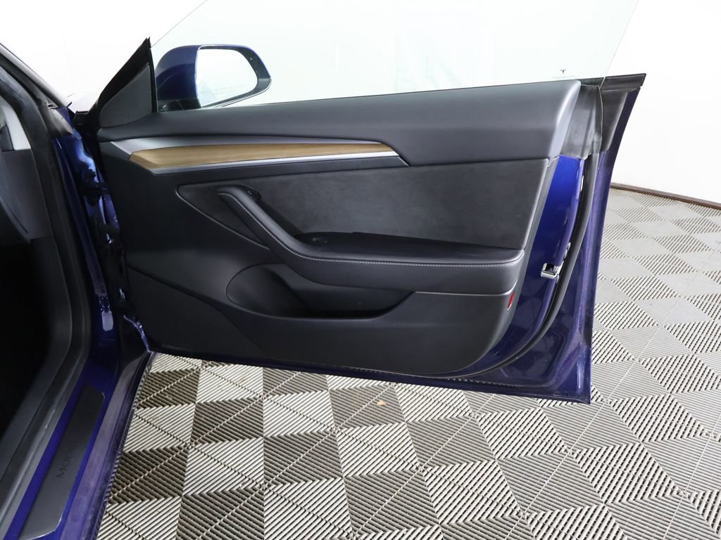 Used 2023 Tesla Model 3 Standard Range RWD image 24