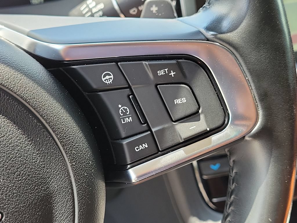 Used 2018 Jaguar F-PACE Portfolio AWD/4WD image 37