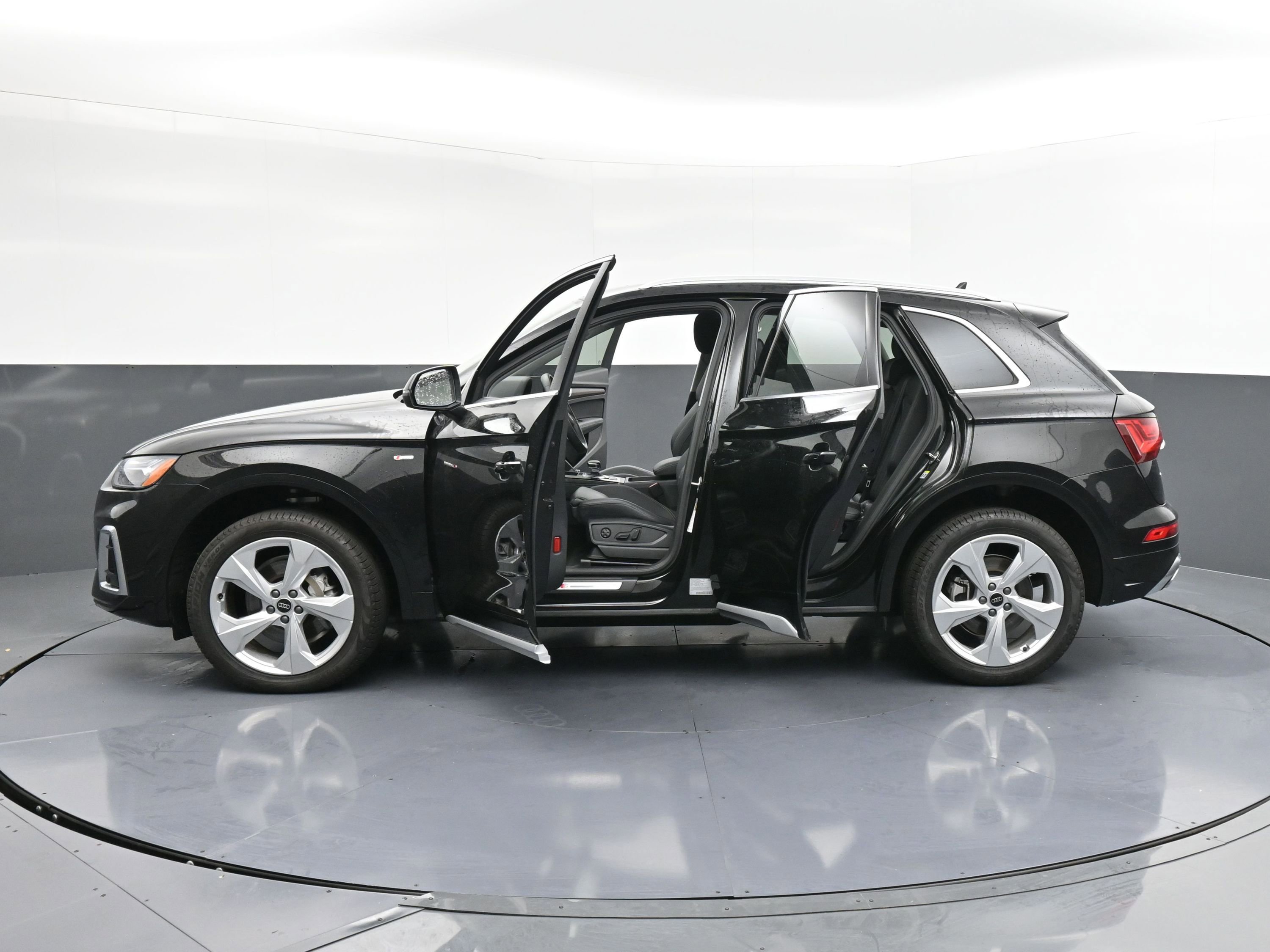 Used 2024 Audi Q5 2.0T Premium Plus w/ Premium Plus Package image 42