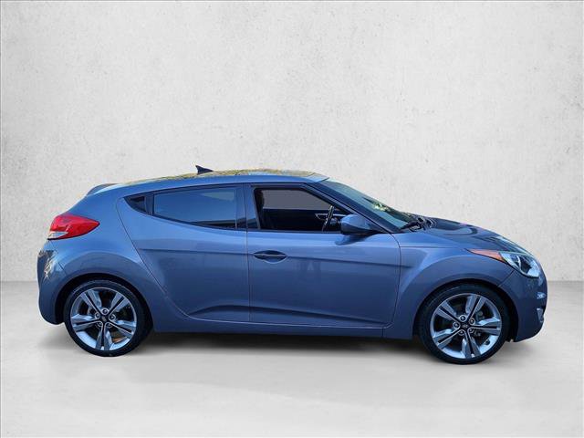 Used 2017 Hyundai Veloster Value Edition FWD image 4