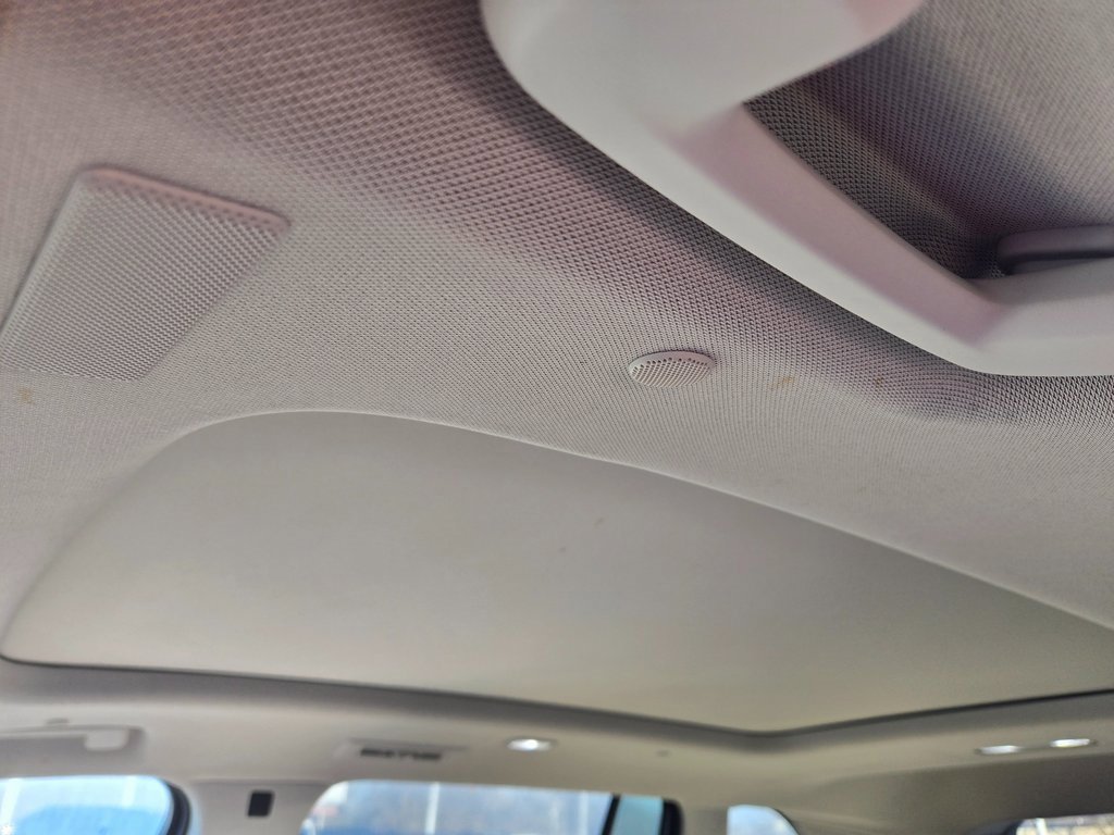 Used 2024 GMC Acadia Denali w/ Super Cruise Package image 11