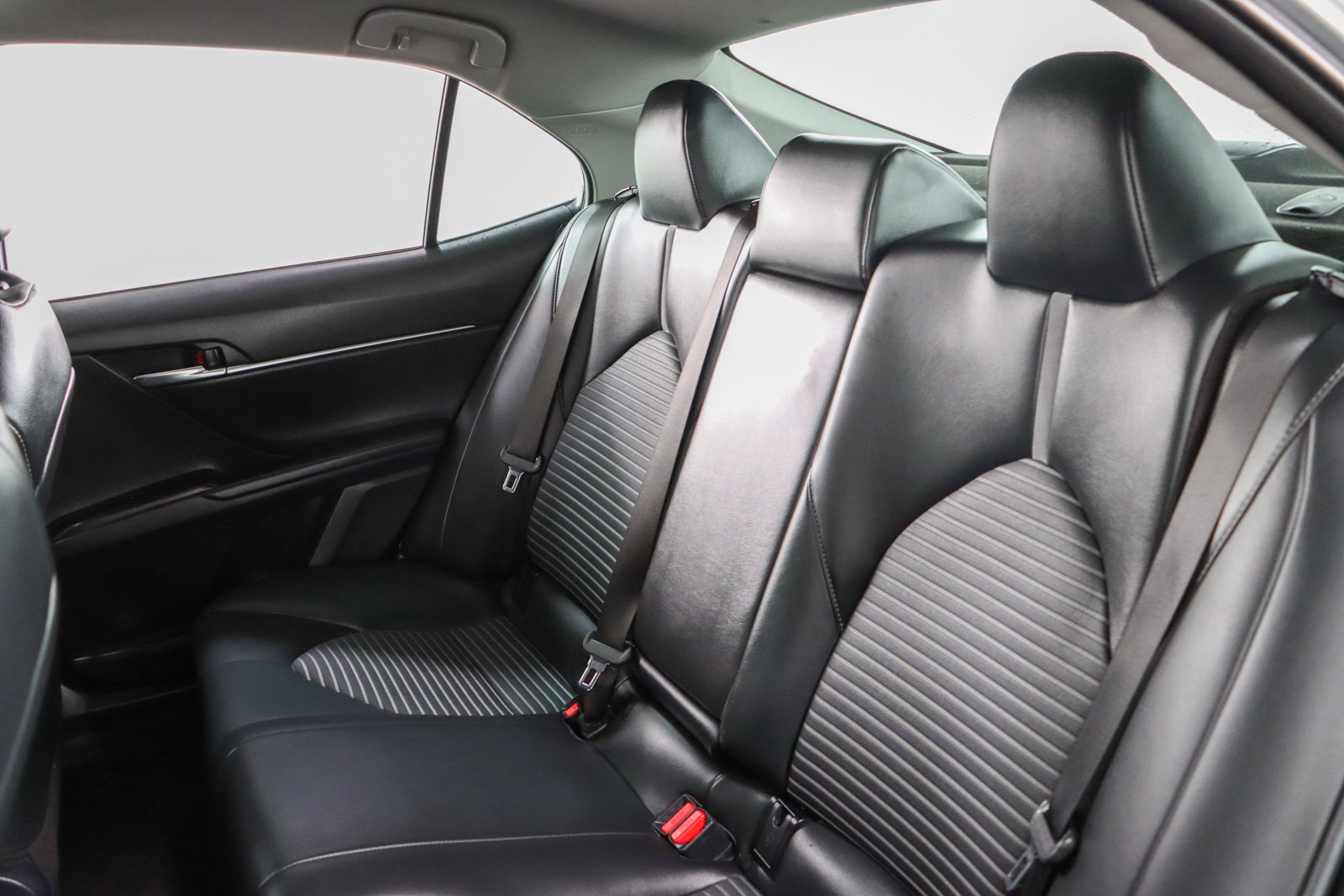 Used 2024 Toyota Camry SE FWD image 24