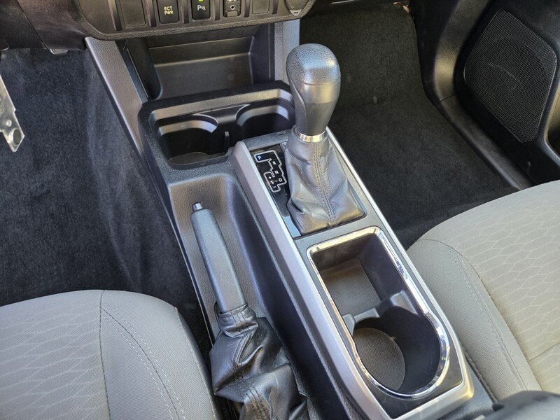 Used 2017 Toyota Tacoma SR5 RWD image 23