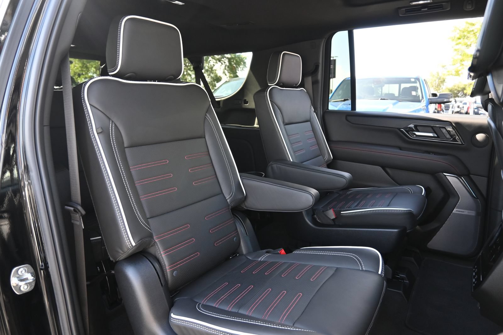 Used 2026 GMC Yukon XL AT4 Ultimate AWD/4WD image 25