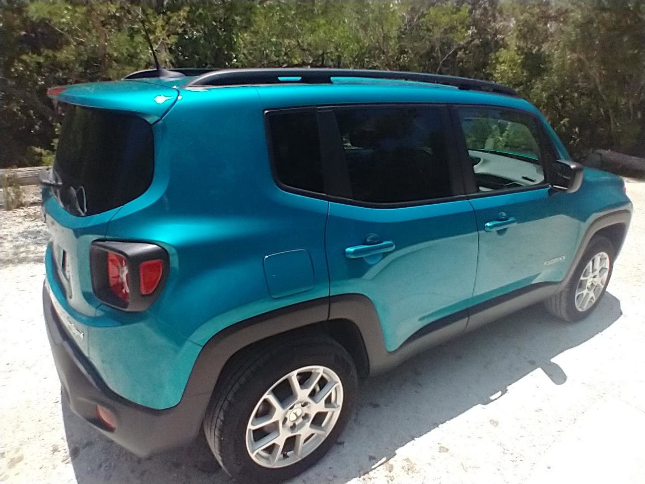 Used 2022 Jeep Renegade Latitude w/ Convenience Group image 6