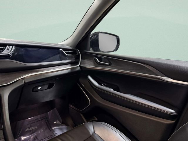 Used 2024 Jeep Grand Cherokee Limited 4xe w/ Luxury Tech Group II image 13