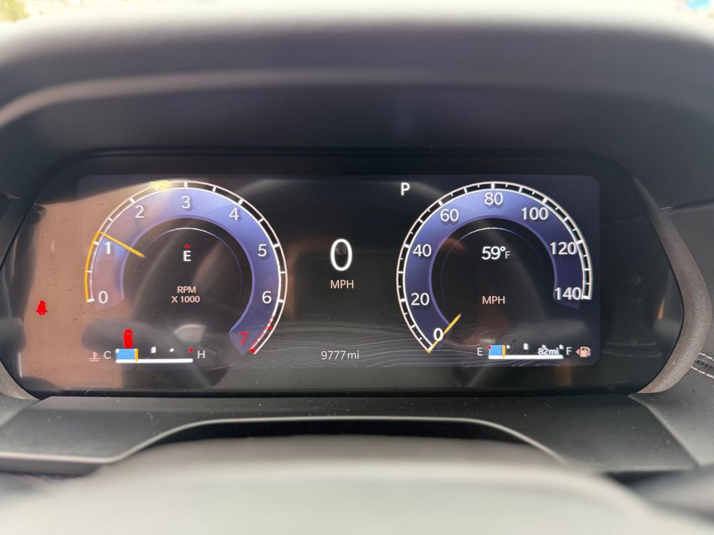 Used 2025 Jeep Grand Cherokee Altitude AWD/4WD image 11