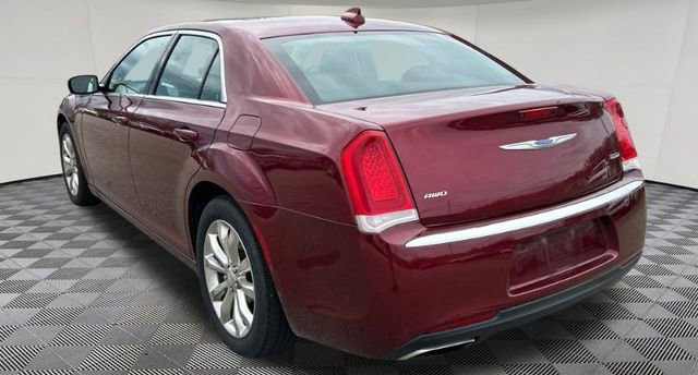 Used 2018 Chrysler 300 Touring L AWD/4WD image 5