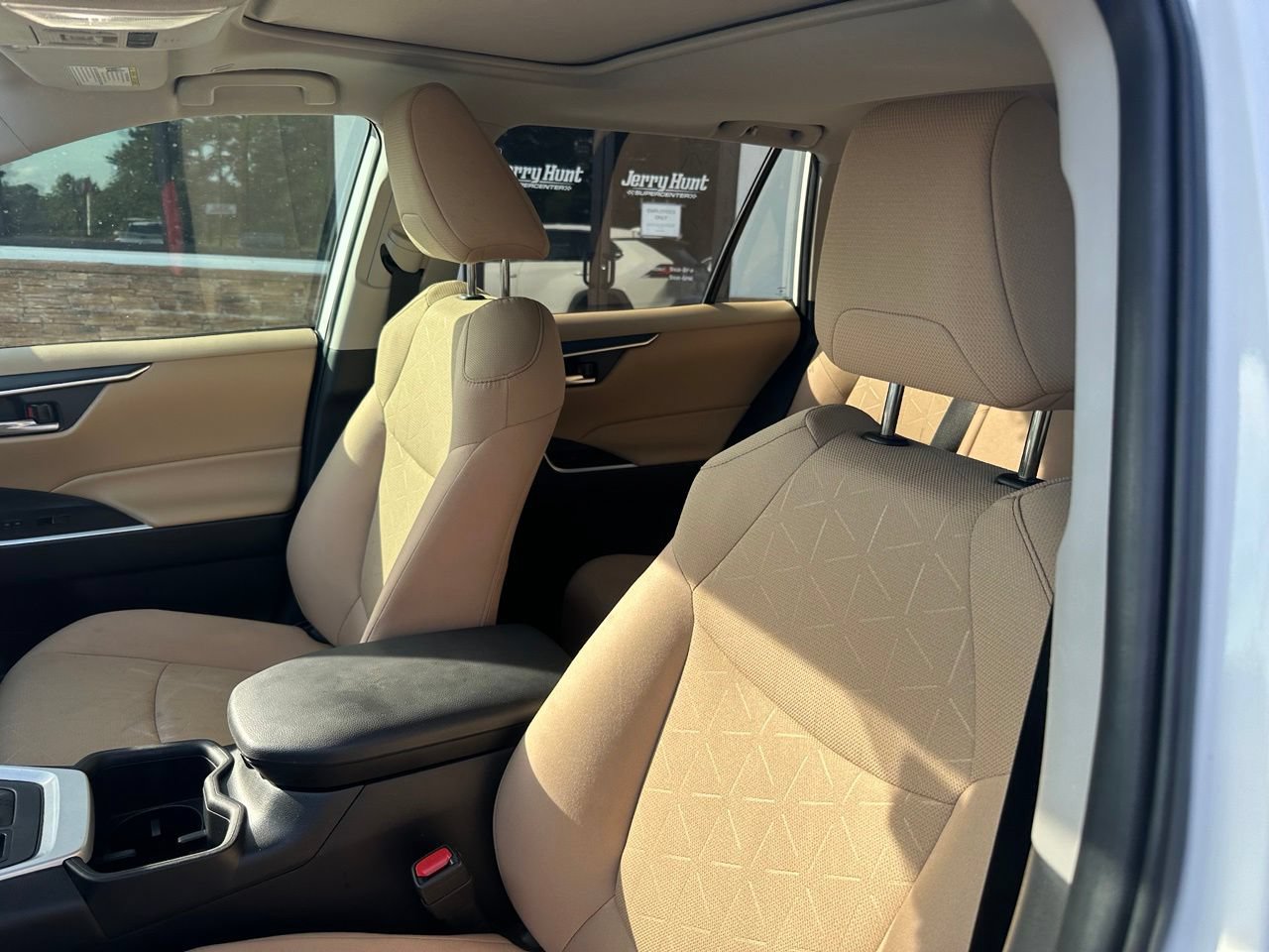 Used 2025 Toyota RAV4 XLE w/ Convenience Package FWD image 3