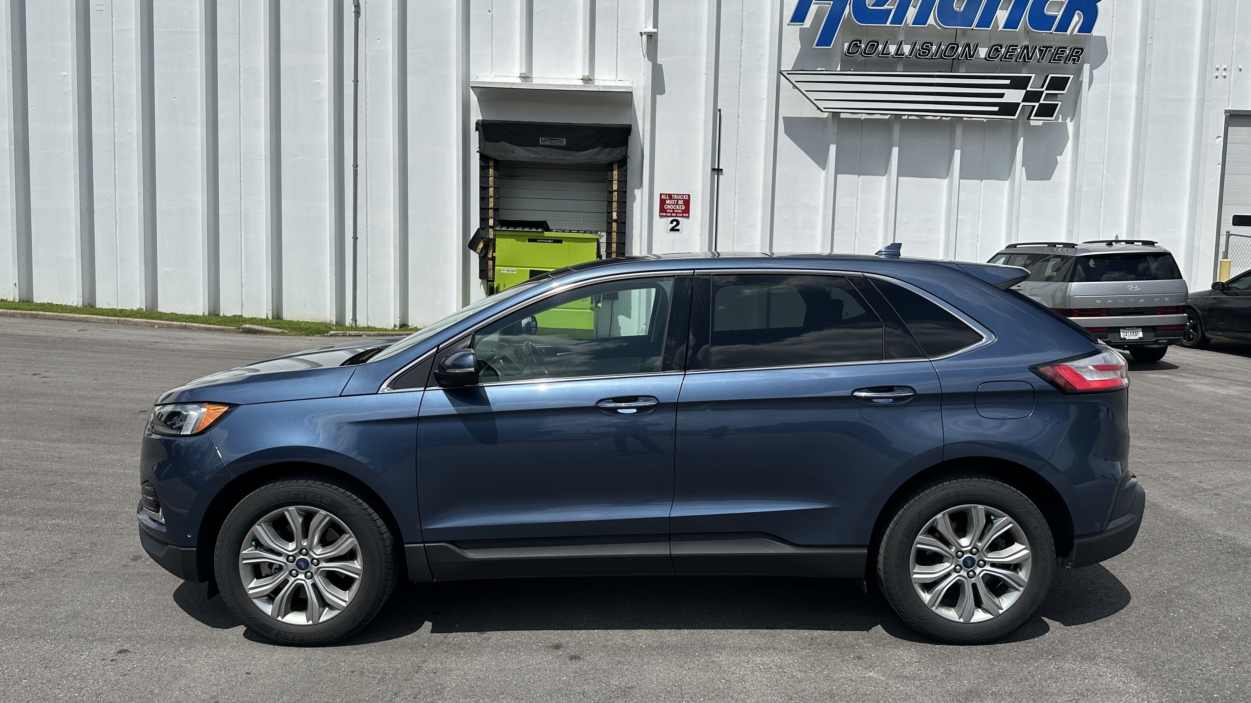 Used 2019 Ford Edge Titanium w/ Equipment Group 301A AWD/4WD image 8