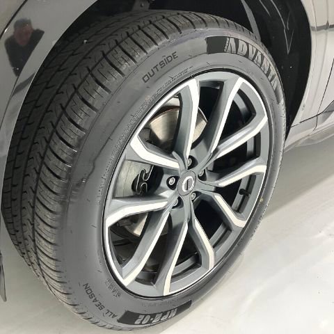 Used 2017 Volvo XC90 T6 Momentum w/ Vision Package AWD/4WD image 10