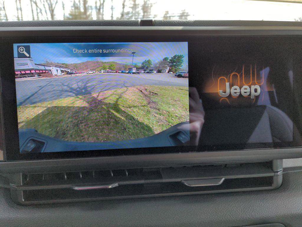 New 2025 Jeep Gladiator Willys image 15