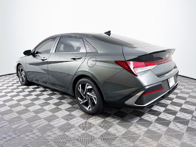 Used 2025 Hyundai Elantra Sport FWD image 5