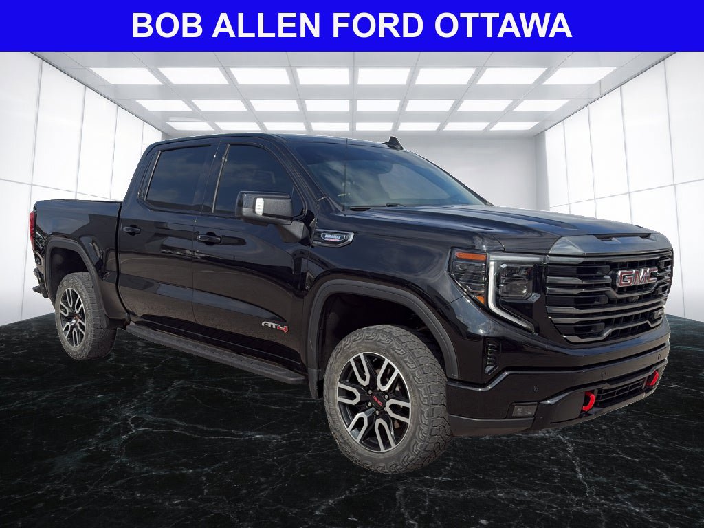 Used 2024 GMC Sierra 1500 AT4 w/ Technology Package AWD/4WD image 12