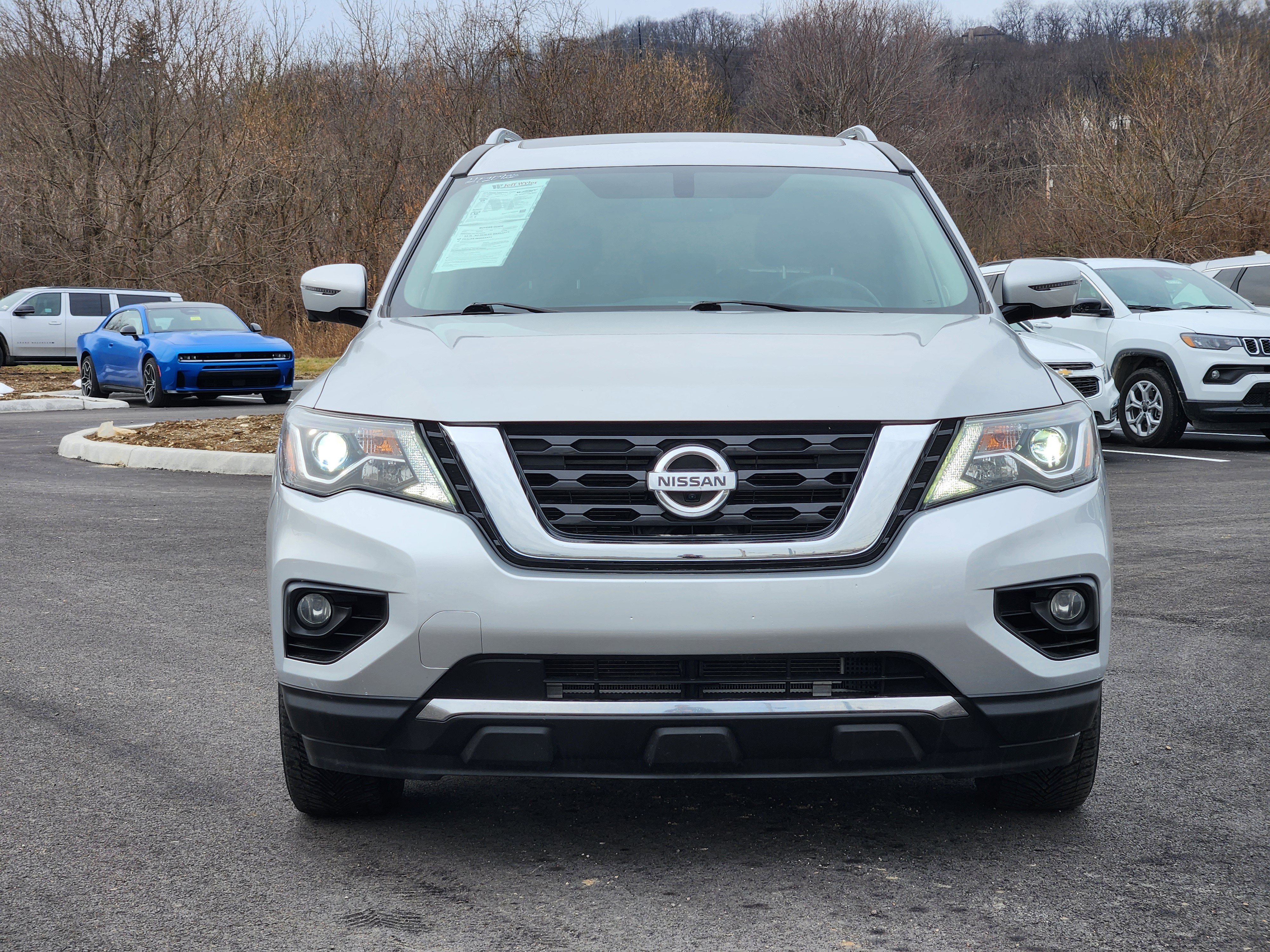 Used 2020 Nissan Pathfinder Platinum image 17