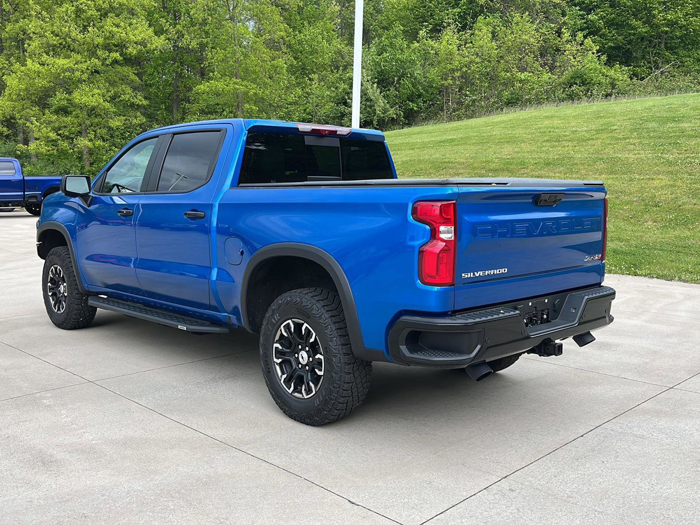 Used 2022 Chevrolet Silverado 1500 ZR2 w/ Technology Package AWD/4WD image 7