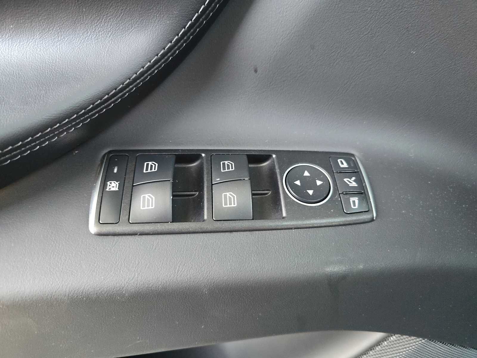 Used 2018 Tesla Model X 100D AWD/4WD image 33