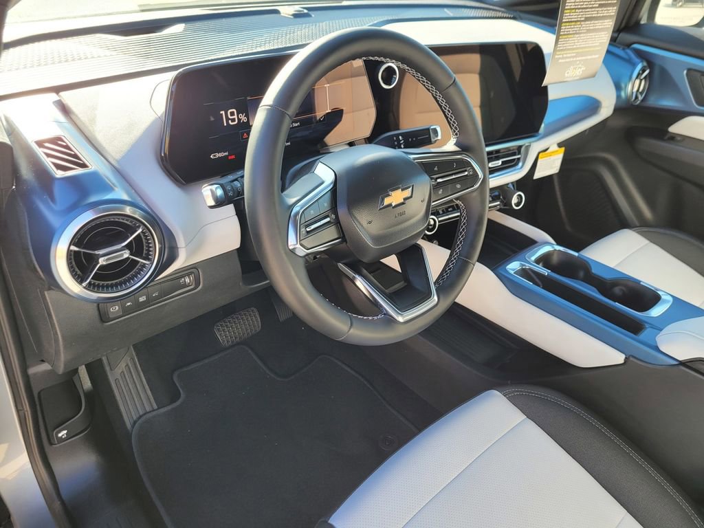 New 2026 Chevrolet Equinox EV LT image 11