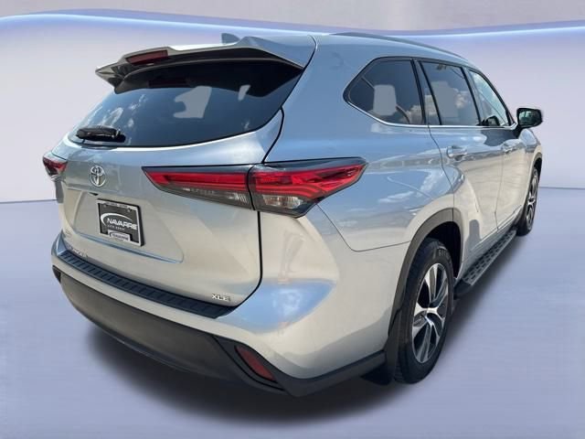 Used 2022 Toyota Highlander XLE image 8