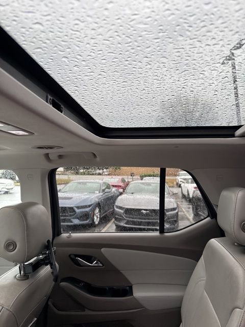 Used 2018 Chevrolet Traverse Premier w/ Driver Confidence II Package image 9