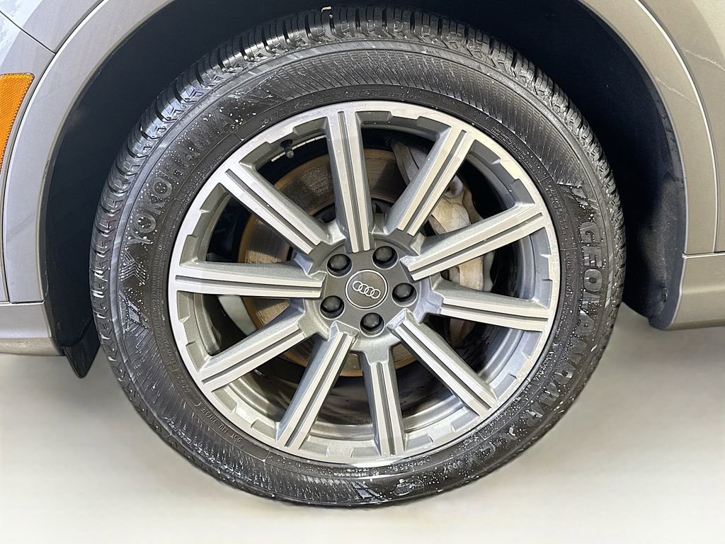 Used 2017 Audi Q7 3.0T Premium Plus w/ Premium Plus Package image 42