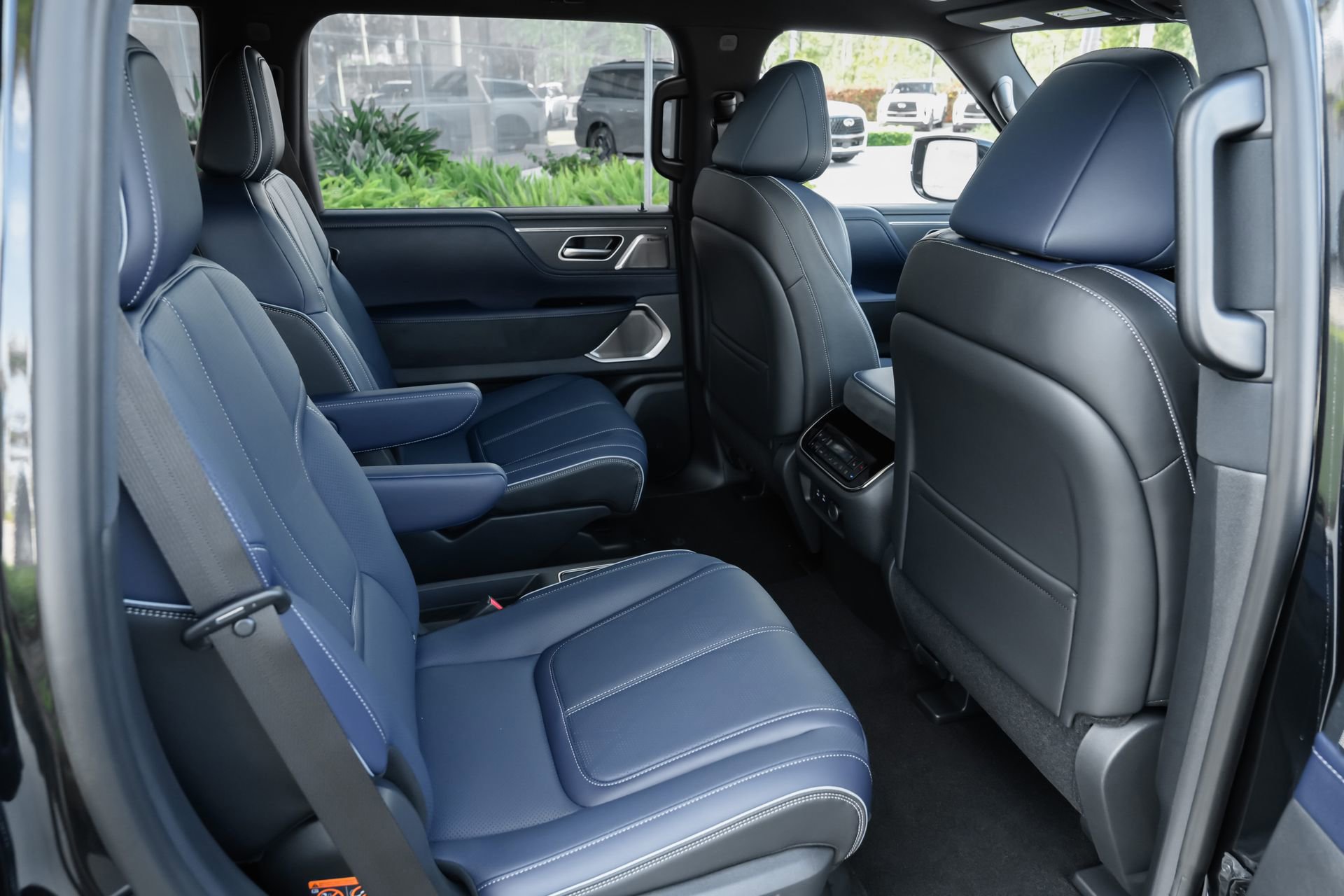 New 2026 INFINITI QX80 4WD w/ Sport Exterior Package image 29