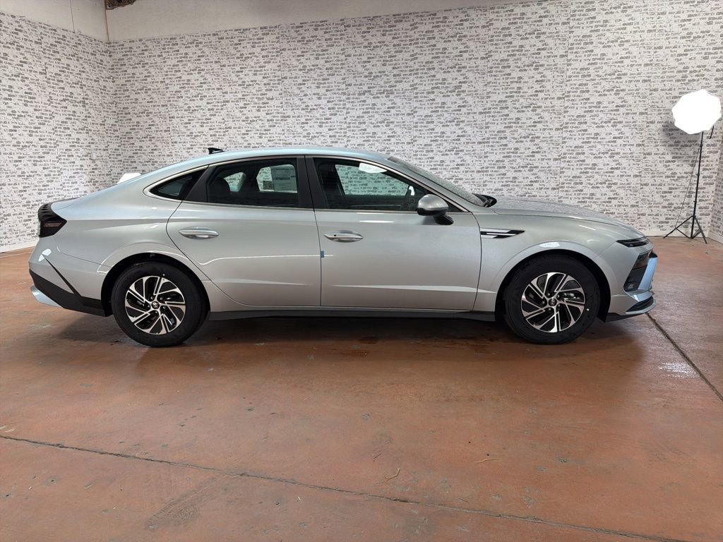 New 2026 Hyundai Sonata Blue image 8