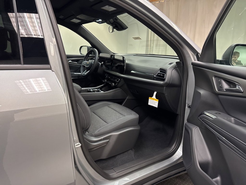 New 2026 Chevrolet Traverse LT w/ Sun and Wheel Package image 16